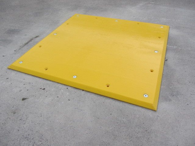 TRAILER PLATE LOADING BAY ACCESSORY